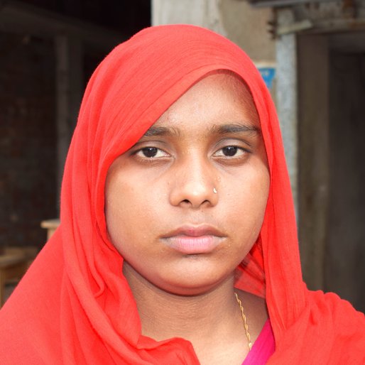 SABERA BIBI is a Domestic worker from Raidighi, Mathurapur - II, South 24 Parganas, West Bengal