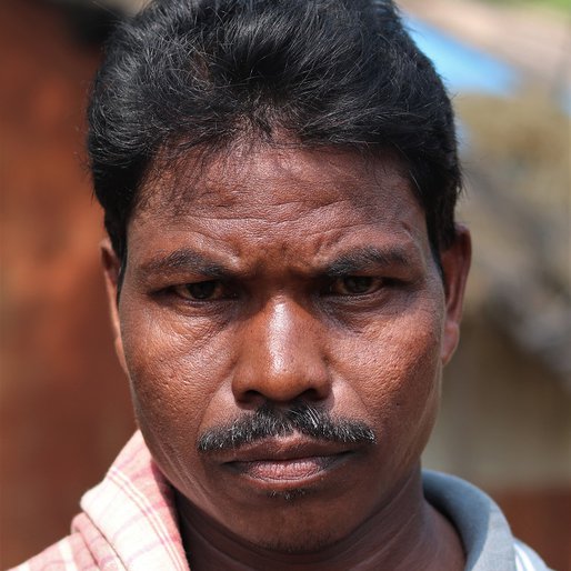 Dakka Purti is a Daily wage labourer from Ratandihi, Tiring, Mayurbhanj, Odisha