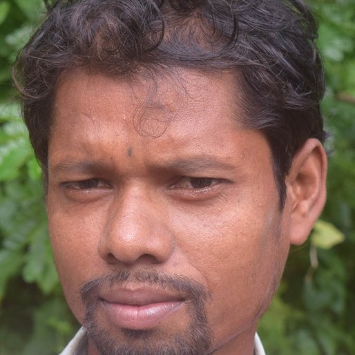 Hara Laskar is a Daily wage labourer from Madhusudanpur, Kakdwip, South 24 Parganas, West Bengal