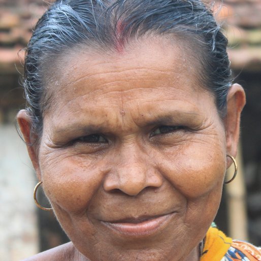 SARASWATI PANJA is a Homemaker from Khosmura, Domjur, Howrah, West Bengal