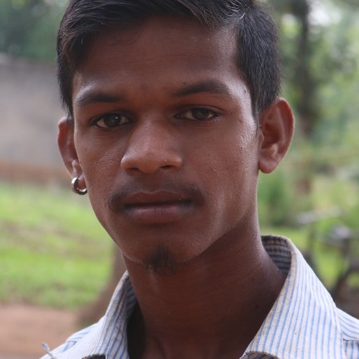 Surya Bentkar is a Daily wage farm labourer from Chapundia, Hatadihi, Kendujhar, Odisha