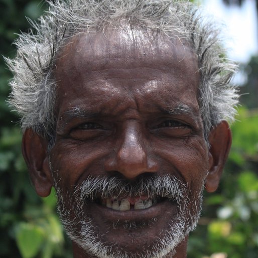 BAKUL PAKHIRA is a Carpenter from Bera Para, Bagnan I, Howrah, West Bengal