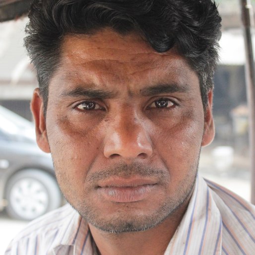 Naresh Kumar is a Autorickshaw driver from Mandhawali , Faridabad, Faridabad, Haryana