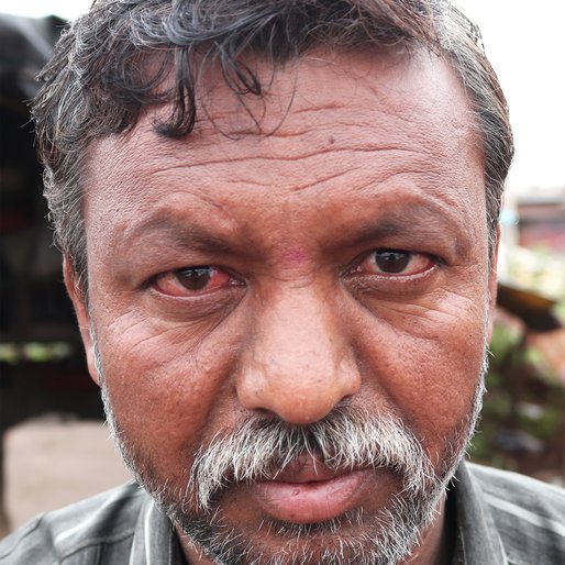 Shashikant Shinde is a Migrant labourer from Shetphale, Atpadi, Sangli, Maharashtra