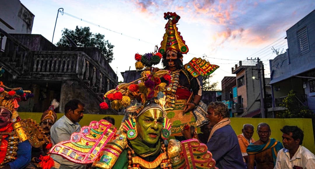 വേദിക്ക് തെരുവുകൾ, സാഫല്യത്തിന് അഭിനയം