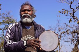 'পাথুরে কেঁদুয়া শাল, ঝরঝর ঝোরাই যে ঈশ্বর'