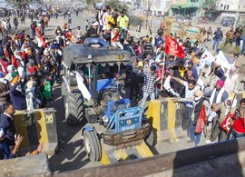 ‘এপিএমচি সম্পৰ্কীয় আইনখন মৃত্যু পৰোৱানা’