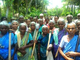 ১০০ দিনের কাজের আকালে জেরবার প্রবীণ শ্রমজীবীরা