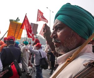 Marching from Majnu ka Tila to Ramlila
