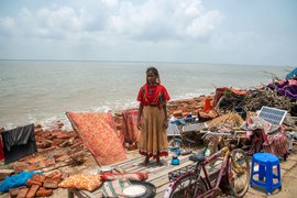 'জান বাঁচাতে আমরা পড়িমরি করে গাছে চড়লাম'