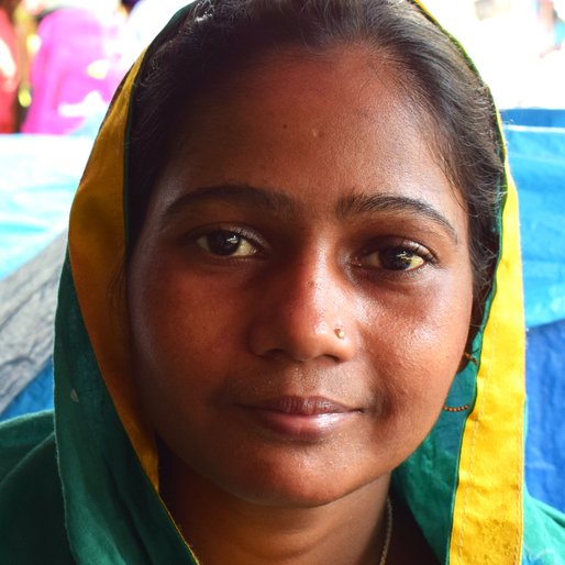 KASHMIRA KHATUN is a Fruit seller from Mirpur, Bishnupur- II, South 24 Parganas, West Bengal