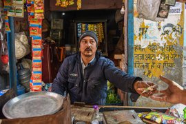 ‘আমরা ওদের পাশে না দাঁড়ালে, কে দাঁড়াবে?’