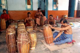 ପେରୁଭେମ୍ବା : ନିଜର ତାଳ ବଜାୟ ରଖିବା ଲାଗି କରୁଛି ସଂଘର୍ଷ