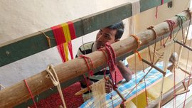 ଚନ୍ଦେରୀ‌ ‌ସୂତାରେ‌ ‌ଝୁଲୁଥିବା‌ ‌ମଧ୍ୟ‌ ‌ପ୍ରଦେଶର‌ ‌ବୁଣାକାର‌