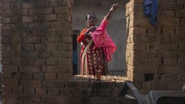 चारुबालाः आनंद आणि झुमुर, दुःख आणि गाणं