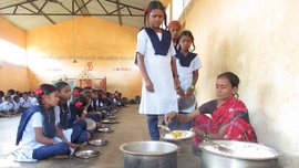 पोषण आहार, भुकेल्या विद्यार्थ्यांच्या पोटाला आधार