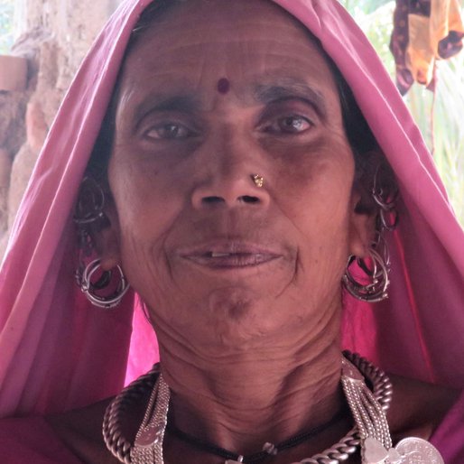 Hirabai Duriya is a Farmer (cultivates maize and <em>jowar</em>) from Surwani, Akrani, Nandurbar, Maharashtra