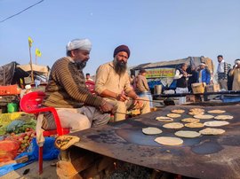 ‘কৃষি আমাৰ ধৰ্ম, আমি মানুহক খুৱাই ভালপাওঁ’