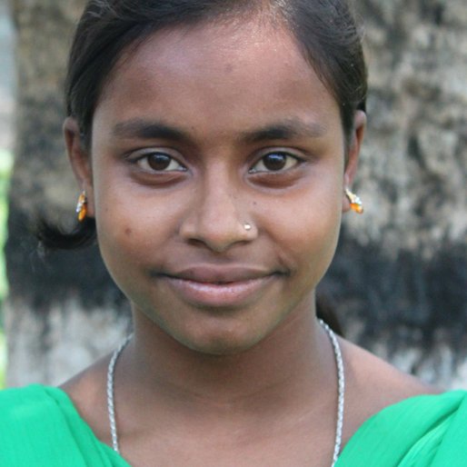 Jolly Khatun is a Class 8 student from Ramchandrapur, Khargram, Murshidabad, West Bengal