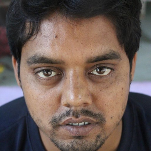 Zakir Hossain is a Mechanic from Pirtala, Hariharpara, Murshidabad, West Bengal