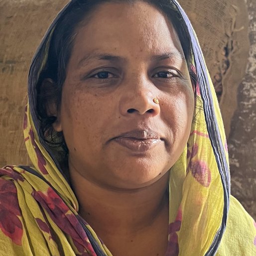 Shama Bano is a <em>Beedi</em> maker from Guwari, Damoh, Damoh, Madhya Pradesh