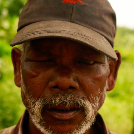 THAKUR SARDAR is a Labourer from Khal Dhar, Chakdaha, Nadia, West Bengal