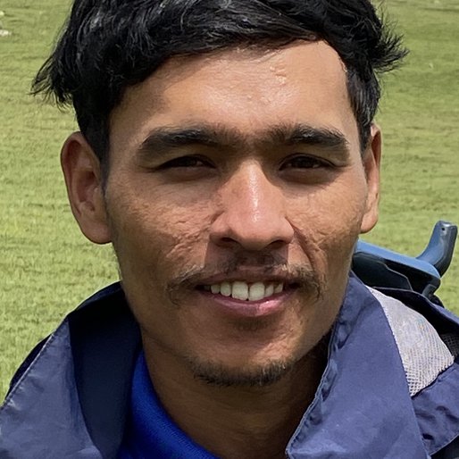 Yash Rawat is a Cook and porter on mountain treks from Chali, Dewal, Chamoli, Uttarakhand